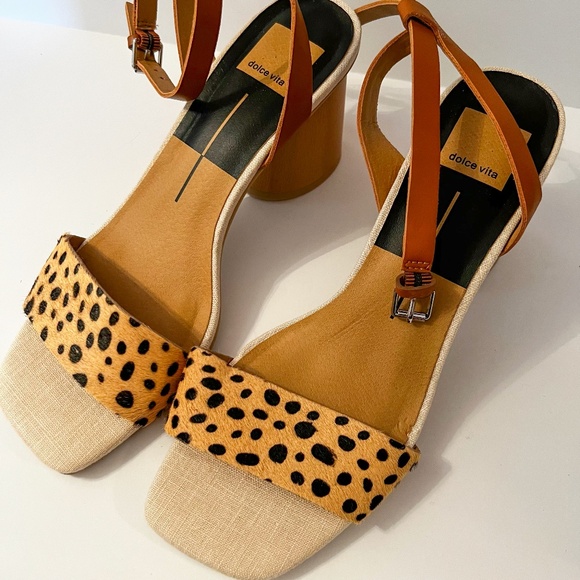 NWOT Dolce Vita Leopard Hazel Leopard Calf Hair Block Sandals - Picture 3 of 4
